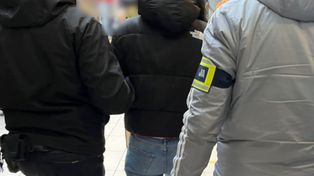 Zatrzymali ją w salonie kosmetycznym. Z koleżankami zgwałciła 20-latkę