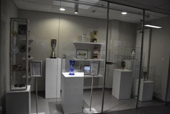 Widzieliście wspaniałe trofea Mieczysława Młynarskiego i koszykarskiego Górnika Wałbrzych? Są prezentowane w Aqua Zdroju. Zdjęcia