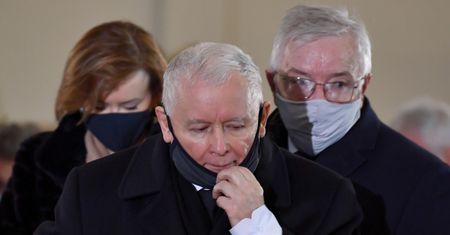Msza święta z udziałem Jarosława Kaczyńskiego. Policja zajęła stanowisko