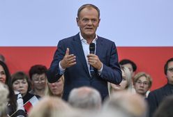 Wałęsa wprosił się sam. Tusk wyraźnie zaskoczony