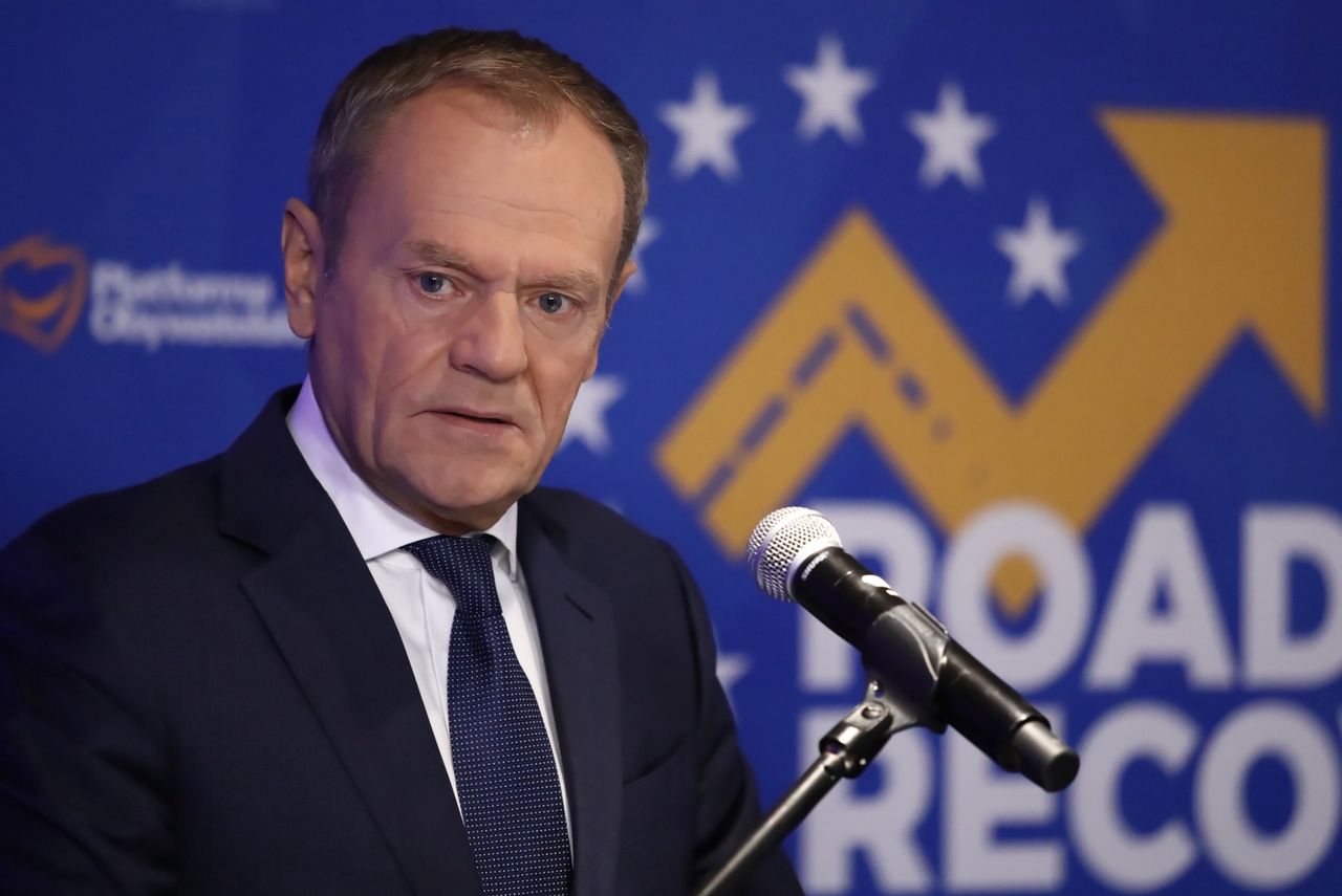 Donald Tusk z nagrodą Kongresu Kobiet