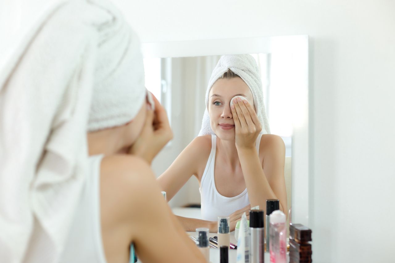 Jak poprawnie zmywać makijaż?