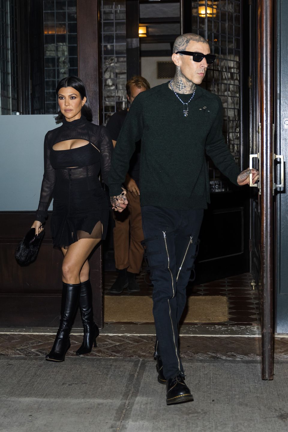 Kourtney Kardashian i Travis Barker idą na imprezę Kendall Jenner