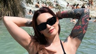 Ewelina Lisowska pręży ciało w bikini. Internauci pieją z zachwytu: "Szacun, taka sylwetka sama nie przychodzi" (FOTO)