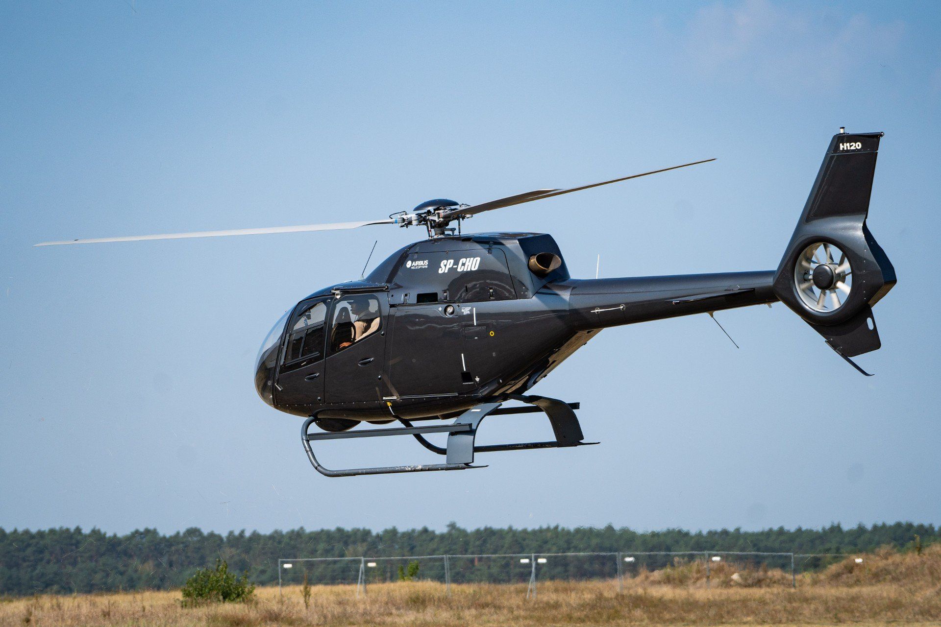 Helikopter nad Legnicą będzie kontrolować sieć gazociągową. Miasto uspokaja