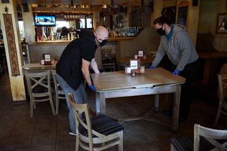 Kolejny etap odmrażania gospodarki. Otwarcie restauracji i barów. Oto zasady