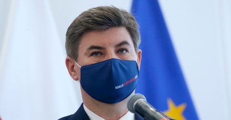Rzecznik PO w ogniu pytań. Tak unikał odpowiedzi