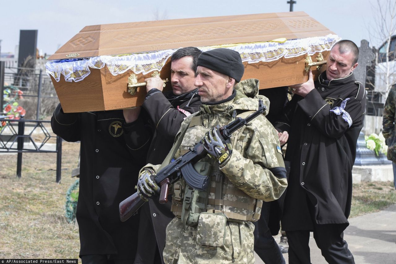 Wojna w Ukrainie. Żołnierz przeżył, bo przyszedł na pogrzeb córki