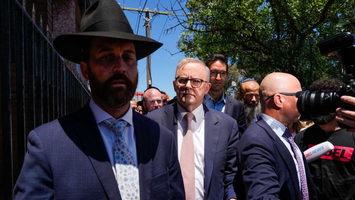 Premier ewakuowany na kilka godzin w związku z groźbami zamachu.