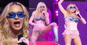 67-letnia Madonna w gorsecie i różowych pantalonach wywijała na Times Square. Fani się przerazili, że WYPADNIE ZA BALUSTRADĘ (WIDEO)