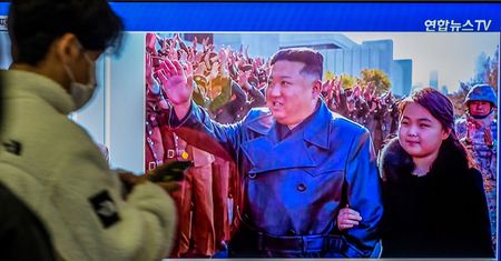 Tak źle nie było od 20 lat. Kim Dzong Un macha łopatą w telewizji