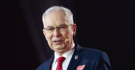 Skandaliczne słowa senatora Lewicy w programie. "Każdemu się zdarza"
