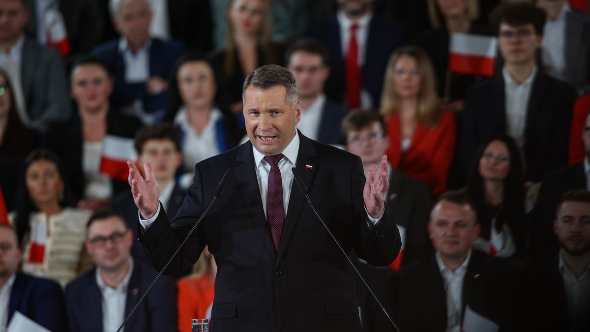 Kraków, 07.03.2026. Poseł PiS Przemysław Czarnek (C) podczas konwencji Prawa i Sprawiedliwości w Krakowie, 7 bm. Poseł PiS Przemysław Czarnek został kandydatem Prawa i Sprawiedliwości na premiera. (sko) PAP/Łukasz Gągulski