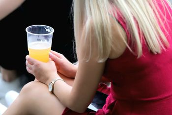 Alkohol wychodzi z "mody". Ekspertka: Zmiana jest ogromna