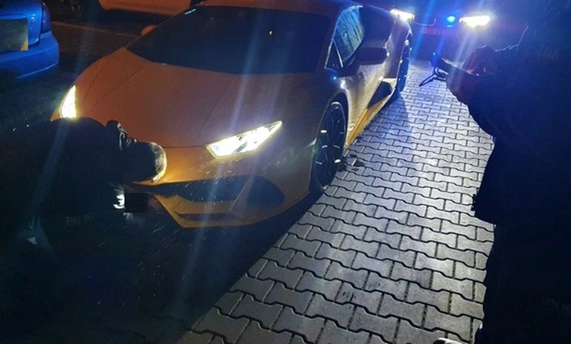 Feralne lamborghini. Dwa dni, dwa mandaty