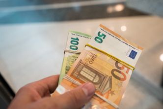 Kursy walut NBP 21.09.2020 Poniedziałkowy kurs euro, funta, dolara i franka szwajcarskiego