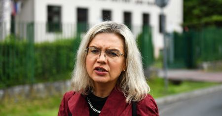 Dubaj za pieniądze podatników. Tak tłumaczy się Wassermann