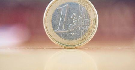 Kursy walut NBP 19.04.2020. Poniedziałkowy kurs euro, funta, dolara i franka szwajcarskiego