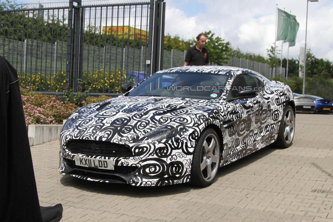 Aston Martin DB9 2013