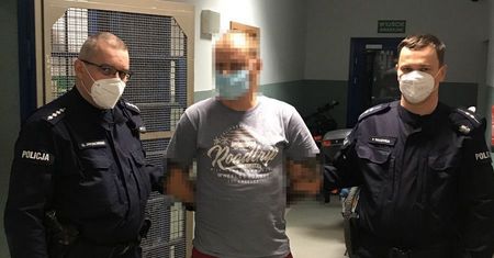 Draka w sklepie o brak maseczki. 39-latek rzucił się na policjanta
