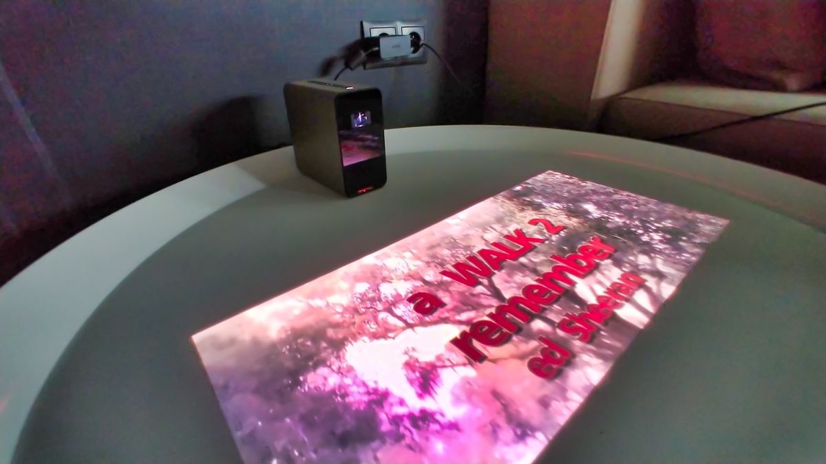 Sony Xperia Touch. Dotykowy "ekran" na dowolnej płaszczyźnie [wideo] 1