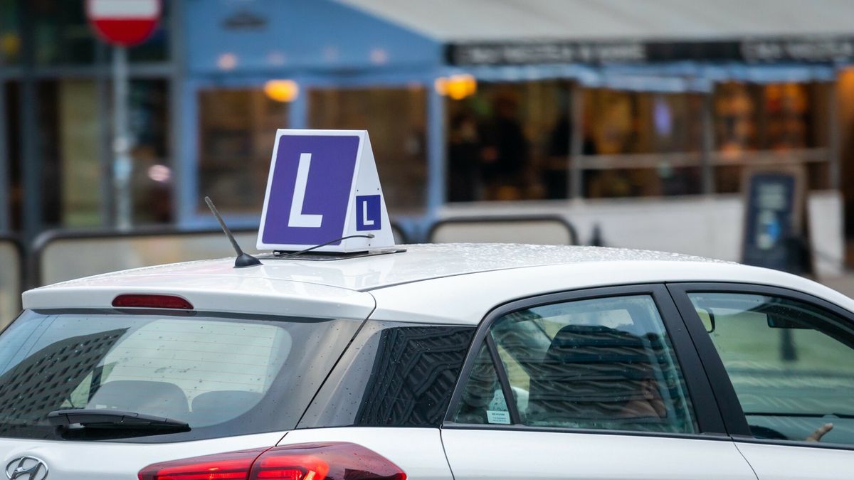 Przez błędy w pytaniach 20 osób w całym kraju nie zdało egzaminu teoretycznego na prawo jazdy.