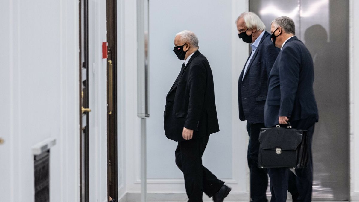 W poniedziałek zbierze się kierownictwo Prawa i Sprawiedliwości, które ma podjąć decyzje dotyczące zmian w rządzie 