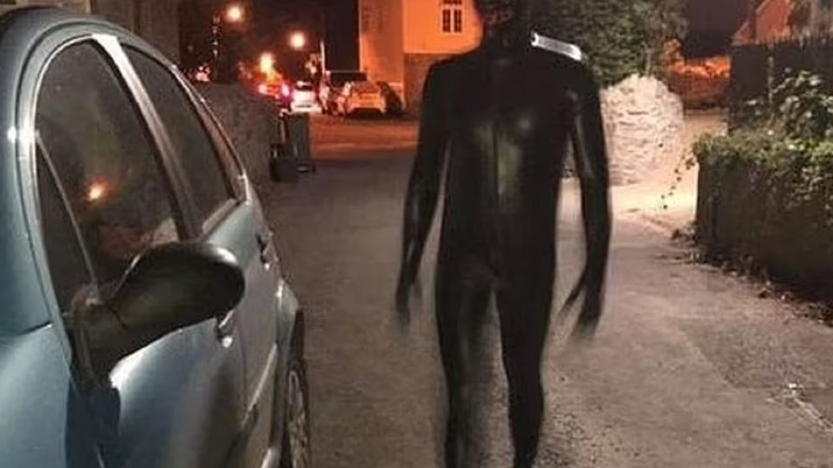 Mężczyzna straszy wioski pod Bristolem.