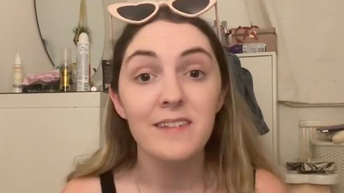 25-letnia Rebecca Butcher zmaga się z niecodziennym problemem z biustem