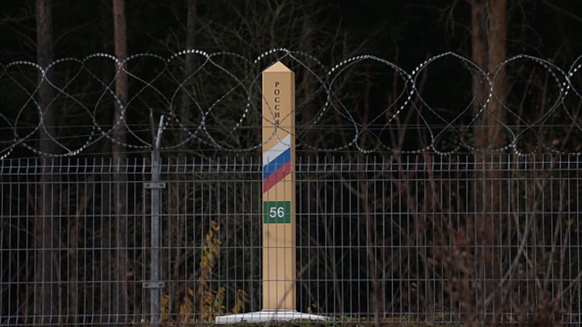 VISTYTIS, LITHUANIA - OCTOBER 28: A Russian border marker stands behind barbed wire on the border between the Russian semi-exclave of Kaliningrad and Lithuania on October 28, 2022 near Vistytis, Lithuania. Vistytis lies in the strategically vital Suwalki Gap, an approximately 70km long stretch of land along the Lithuanian and Polish border between Kaliningrad and Russia-loyal Belarus. Should a military conflict ever break out, Russian control of the Suwalki Gap would cut the three Baltic states of Lithuania, Latvia and Estonia off from the rest of the European Union.  (Photo by Sean Gallup/Getty Images)
Sean Gallup