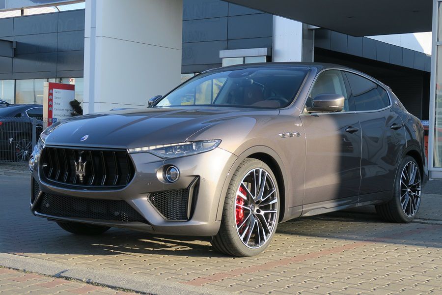 Maserati Levante Trofeo z polskiego salonu (fot. Maserati Chodzeń)