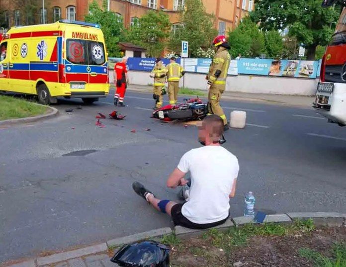 Fot. Czytelnik. Kierujący Seatem uderzył w motocyklistę