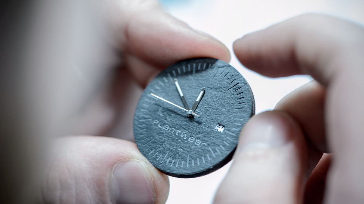 Produkcja drewnianych zegarków firmy Plantwear w Radzyniu Podlaskim