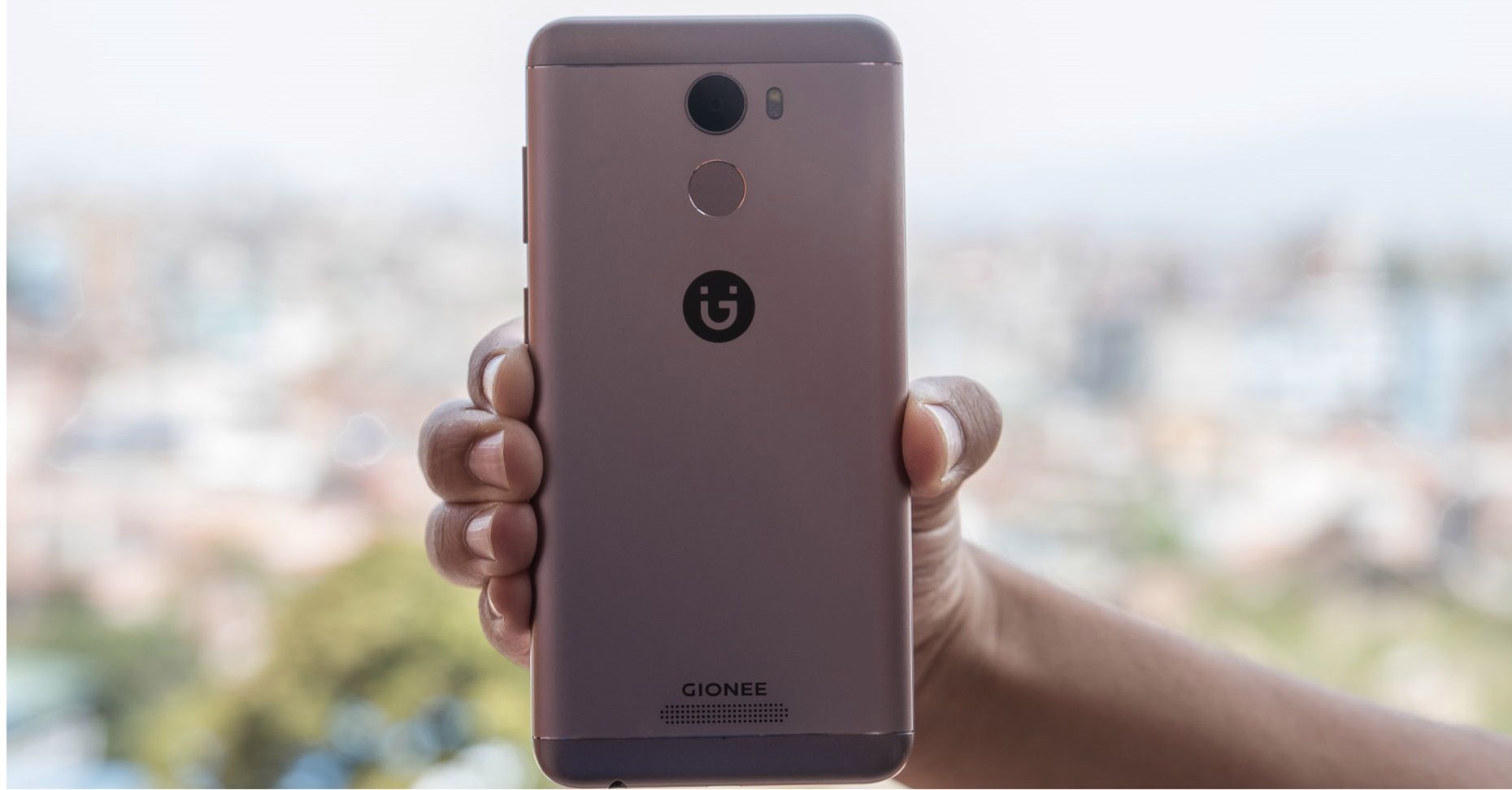 Gionee A1 lite oficjalnie. Niedrogi smartfon z dużą baterią dla fanów selfie 2