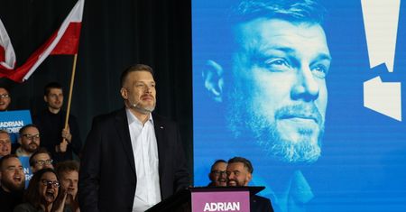 Adrian Zandberg zawalczy o prezydenturę. Takim majątkiem dysponuje lider Razem