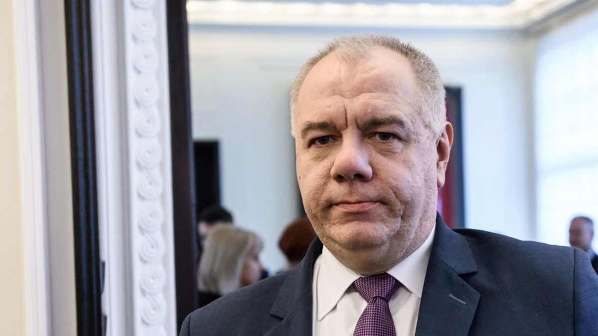 Jacek Sasin poprosił Pocztę Polską o nie ściąganie abonamentu RTV