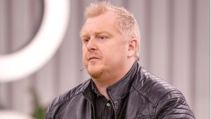 Pracował w "Interwencji" od samego początku. Po nagłym zdjęciu programu znalazł nową pracę