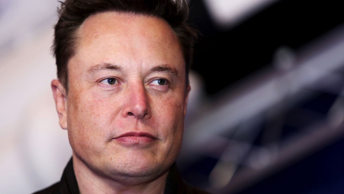 Elon Musk wspiera Ukrainę, ale stoi też twardo przy swoim zdaniu w kwestii odcinania rosyjskich mediów. 