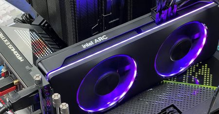 Intel chwali się wydajnością karty Arc A770 z RT. Jak topowy model wypada na tle GeForce?