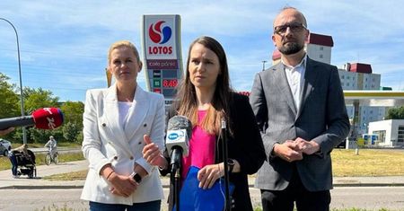 Szybko pożałowała pytania. Posłanka PO ośmieszyła wysłanniczkę TVP Info