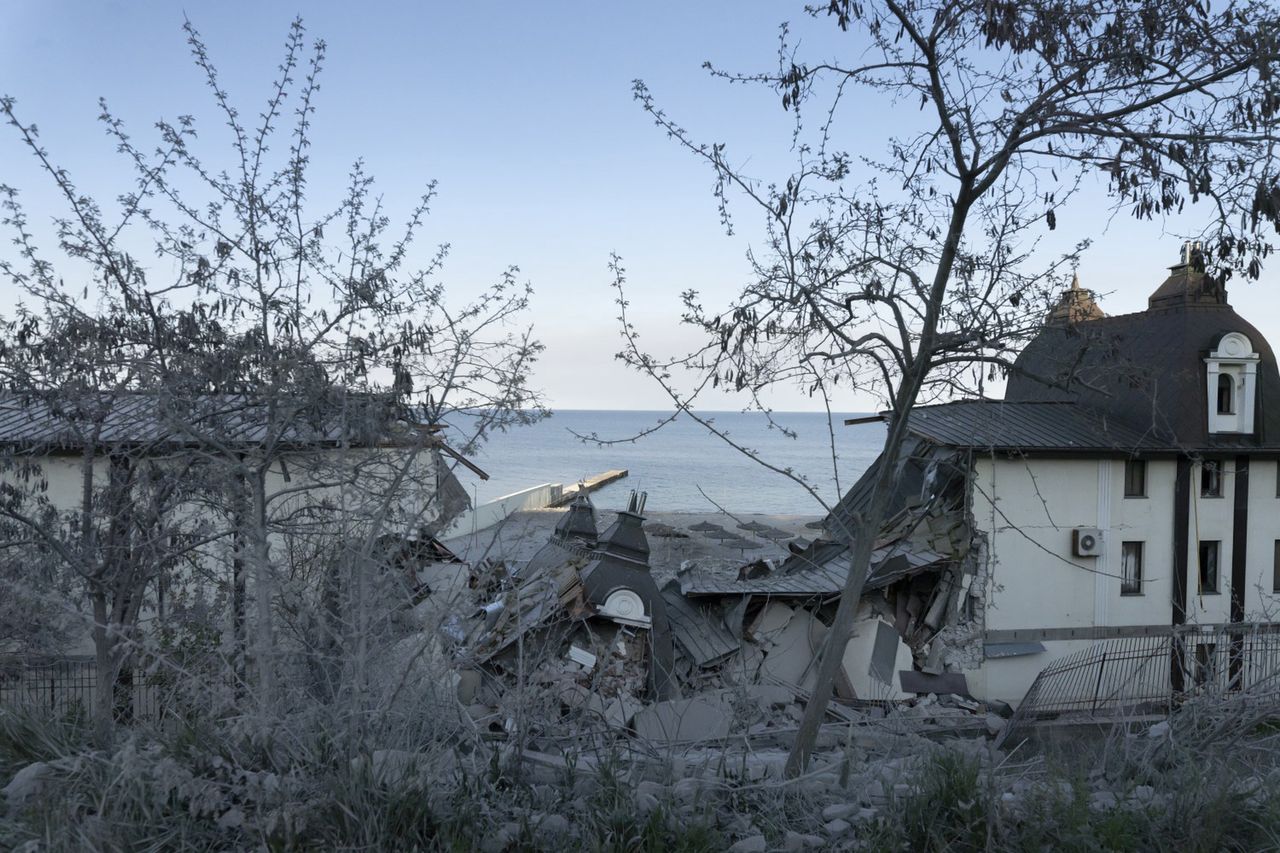 Rakieta uderzyła w hotel na plaży w Odessie