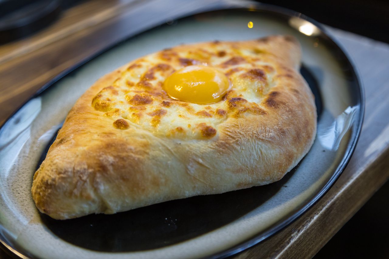 Najlepszy przepis na chaczapuri. Od kiedy go mam, nie chodzę do gruzińskiej restauracji