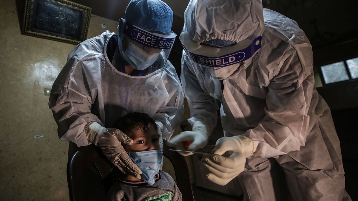 Leczenie testosteronem może zwiększyć szanse chorych na COVID-19