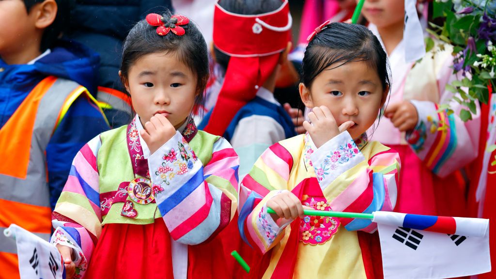 Dziewczynki szybciej do szkoły. Kontrowersyjny pomysł na dzietność w Korei