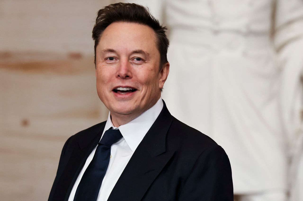 The mother of Elon Musk's son comments on the 4-year-old's presence in the White House