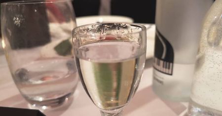 Zaczęli od bramy weselnej, finalnie skończyli w szpitalu. Rekordzista miał 8 promili