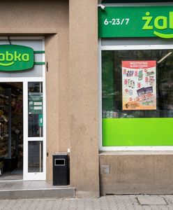 Wypożyczalnia książek w Żabce. Nowy sposób na niedziele niehandlowe