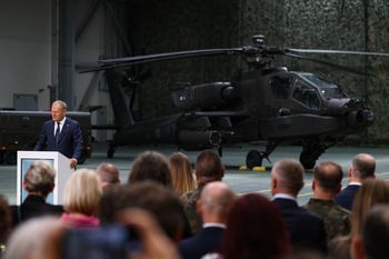Dlaczego Polska potrzebuje śmigłowców Apache? Oto czym są "latające czołgi"