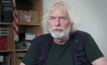 Fotograf Cezary Sokołowski kończy pracę w AP. Związany był z agencją przez prawie 45 lat