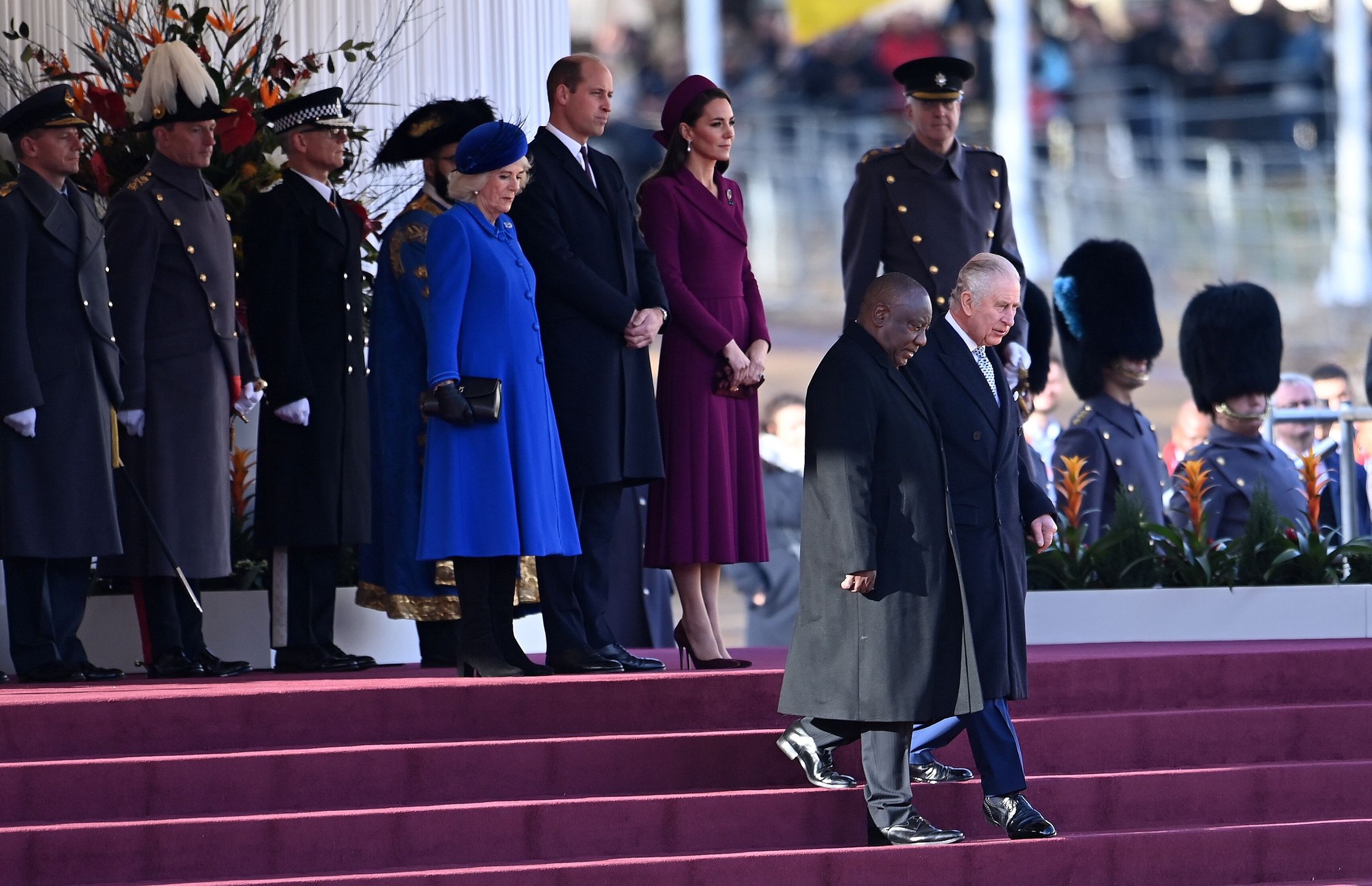 South African President Cyril Ramaphosa visits London
epa10320354 South African President Cyril Ramaphosa (L) with Britain's King Charles III (R) during a welcoming ceremony at Horse Guards Parade in London, Britain, 22 November 2022. South African President Ramaphosa is on a two day state visit to Britain.  EPA/ANDY RAIN 
Dostawca: PAP/EPA.
ANDY RAIN